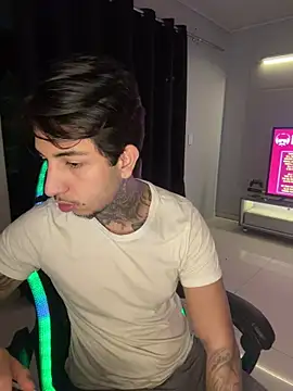 Snapshot of RealGdiass chatting on 10-29-25, 12:13 RealGdiass online show from 10-29-25, 12:13