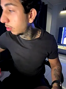 Snapshot of RealGdiass chatting on 12-20-25, 05:25 RealGdiass online show from 12-20-25, 05:25