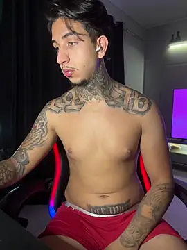 Snapshot of RealGdiass chatting on 01-11-26, 01:43 RealGdiass online show from 01-11-26, 01:43