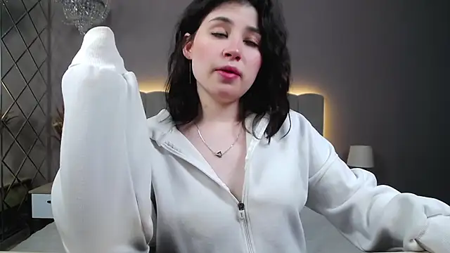 DianaMello online show from 11-06-25, 05:19