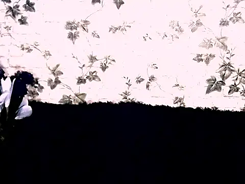 Snapshot of illustion69 chatting on 10-09-25, 01:09 illustion69 online show from 10-09-25, 01:09