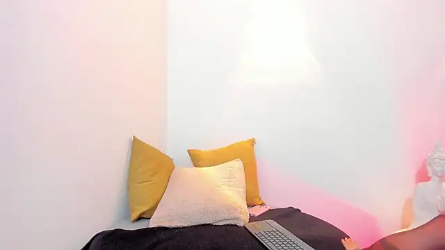 ZammyRossee online show from 10-12-25, 03:27