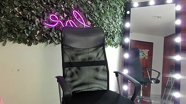 Samanta Ortiz online show from 11-25-25, 07:03