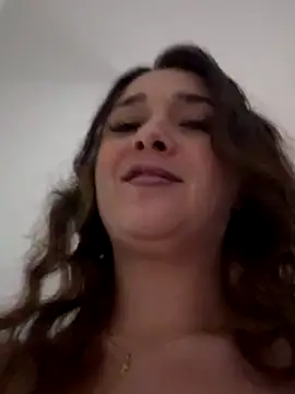 Snapshot of MayaVonDe chatting on 11-15-25, 04:03 MayaVonDe online show from 11-15-25, 04:03