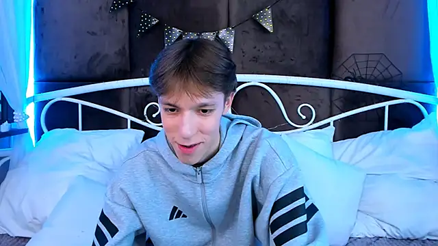 Snapshot of MarkBranston chatting on 11-02-25, 11:23 MarkBranston online show from 11-02-25, 11:23