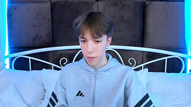 Snapshot of MarkBranston chatting on 11-09-25, 10:57 MarkBranston online show from 11-09-25, 10:57