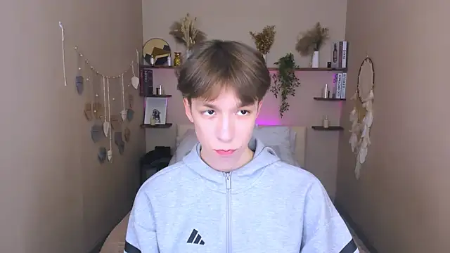 Snapshot of MarkBranston chatting on 11-11-25, 08:53 MarkBranston online show from 11-11-25, 08:53