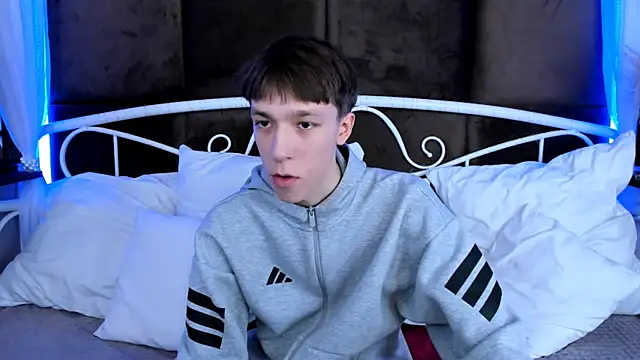 Snapshot of MarkBranston chatting on 11-23-25, 10:48 MarkBranston online show from 11-23-25, 10:48