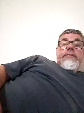 Snapshot of bozocwb chatting on 10-26-25, 03:18 bozocwb online show from 10-26-25, 03:18