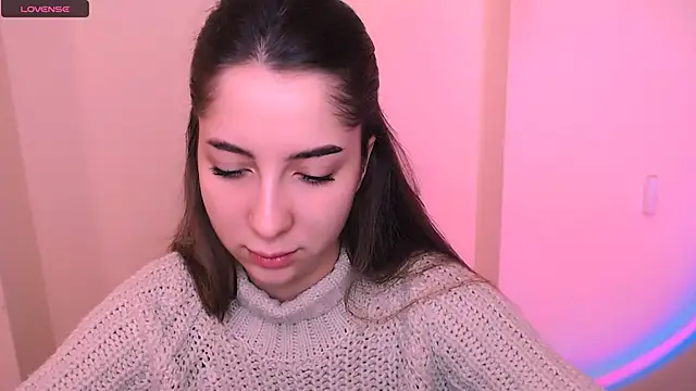 Snapshot of _OlivkaSexy chatting on 12-04-25, 10:24 OlivkaSexy online show from 12-04-25, 10:24