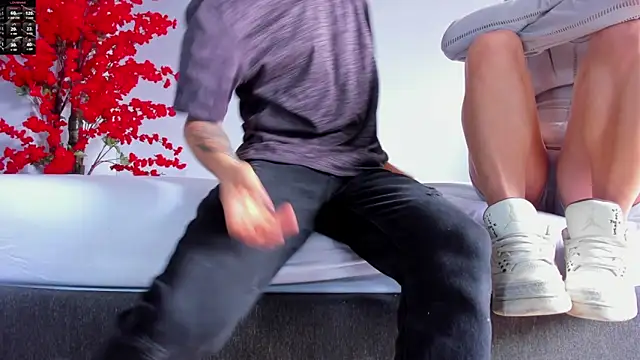 Snapshot of 2_fire chatting on 11-04-25, 07:57 2 fire online show from 11-04-25, 07:57