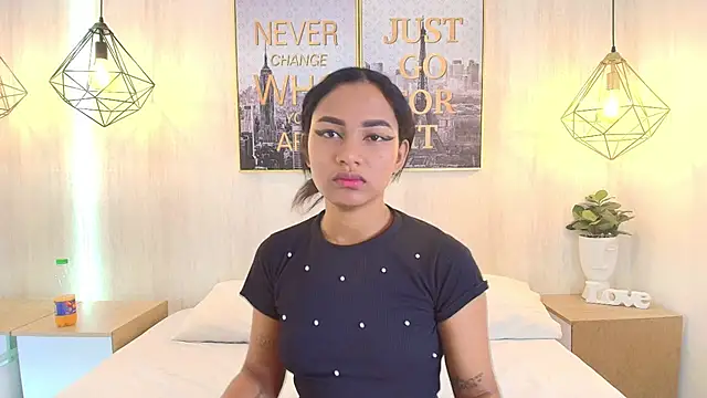 Juliie coper online show from 10-17-25, 12:41