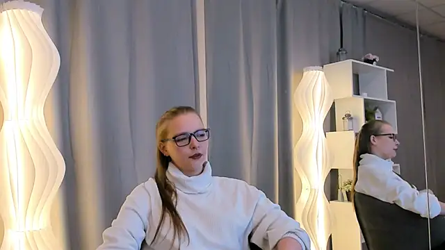 Snapshot of NohemiGilsdorf chatting on 10-05-25, 03:10 NohemiGilsdorf online show from 10-05-25, 03:10
