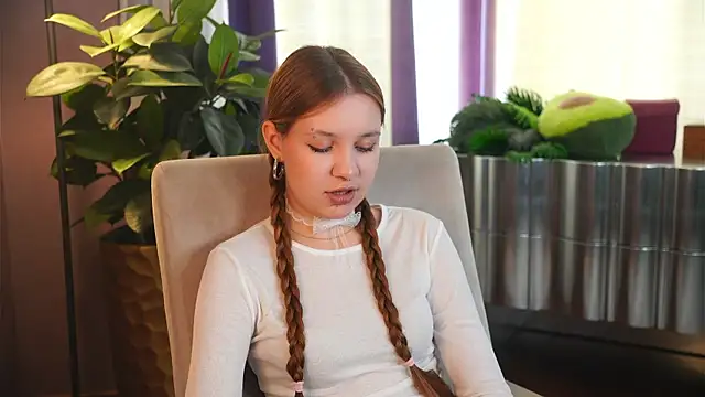 MarindaRuud online show from 10-06-25, 11:18