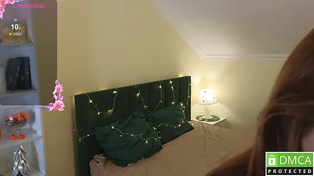 Eileen Burton online show from 12-21-25, 06:15