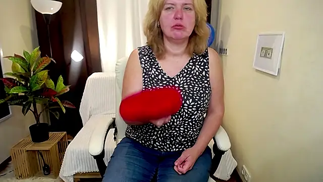 VestaWoody online show from 10-06-25, 06:11