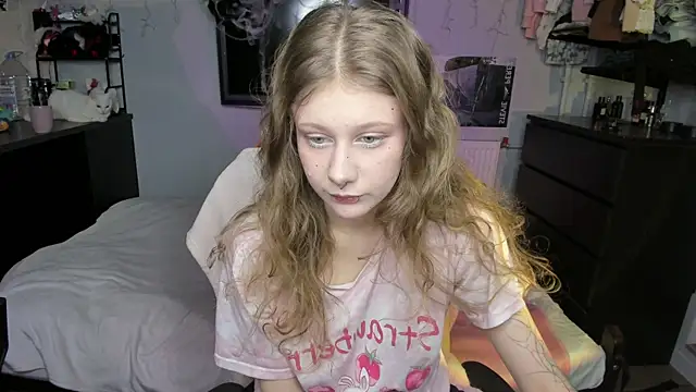 SweetPromise online show from 10-20-25, 02:39