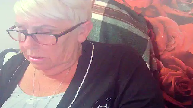 Playful MILF Demi online show from 05-23-26, 09:19
