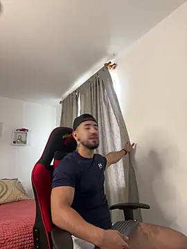 Ezzio Scolaro online show from 11-06-25, 07:26