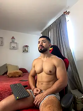 Ezzio Scolaro online show from 11-26-25, 12:17