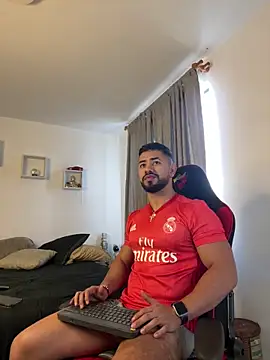 Ezzio Scolaro online show from 03-11-26, 09:21