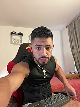 Ezzio Scolaro online show from 04-17-26, 10:57