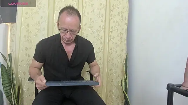Snapshot of _axelking_ chatting on 07-02-26, 11:38 axelking online show from 07-02-26, 11:38