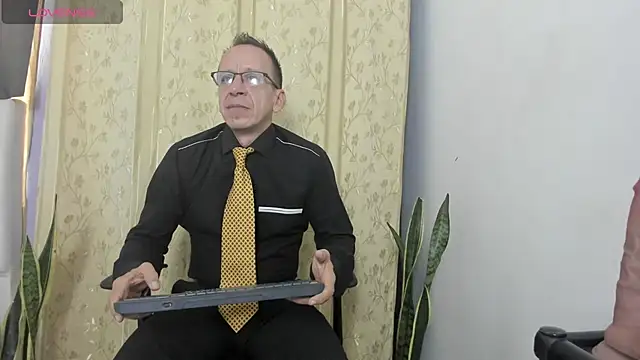 Snapshot of _axelking_ chatting on 07-10-26, 11:46 axelking online show from 07-10-26, 11:46