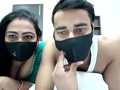 horny milf couple online show from 10-29-25, 10:50