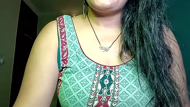 horny milf couple online show from 04-12-26, 08:41