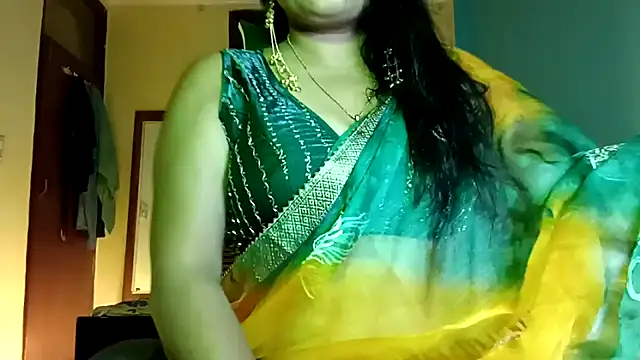 horny milf couple online show from 05-25-26, 07:53