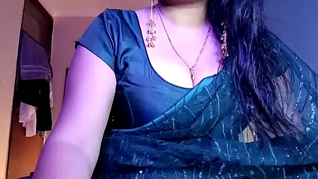 horny milf couple online show from 05-28-26, 05:43