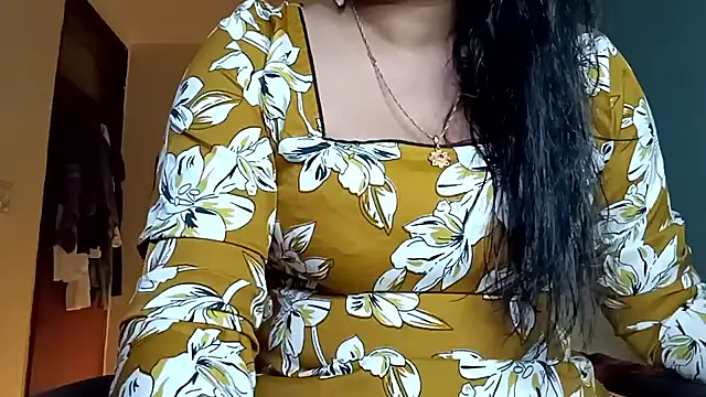 horny milf couple online show from 05-31-26, 06:04