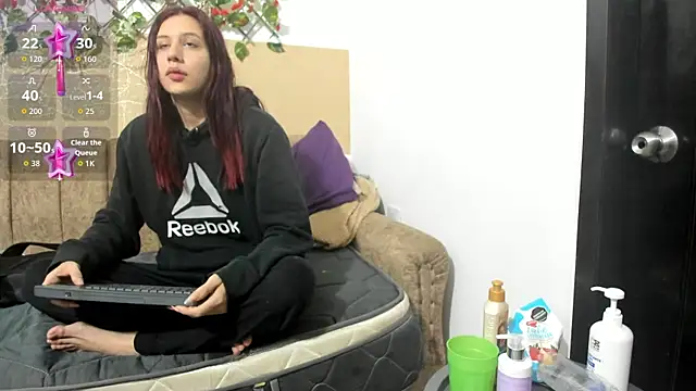 iisabella09 online show from 12-22-25, 07:22