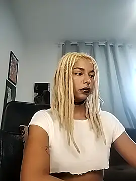 Helenoir online show from 04-17-26, 10:51