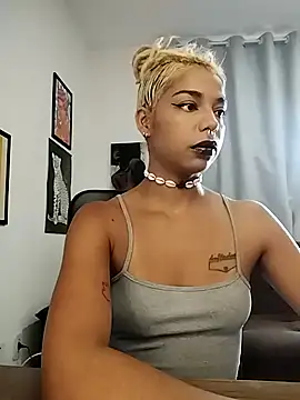 Helenoir online show from 04-19-26, 02:27