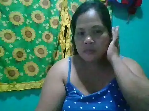 Snapshot of shyhotpinay_32 chatting on 07-17-26, 01:18 shyhotpinay 32 online show from 07-17-26, 01:18
