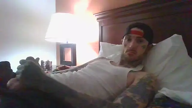 Snapshot of SWAGGDaddy93 chatting on 12-19-25, 09:33 SWAGGDaddy93 online show from 12-19-25, 09:33