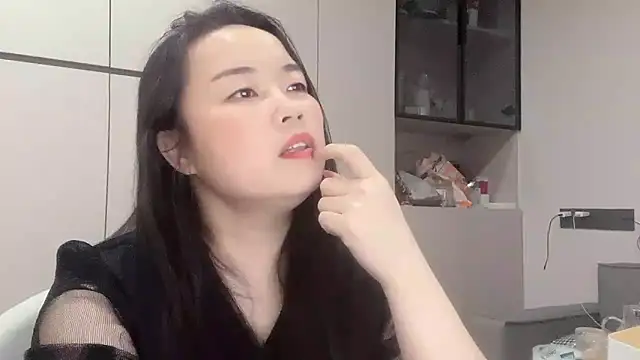 zhiqiu- online show from 10-19-25, 03:56