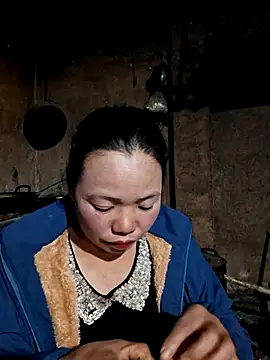 miomio-12 online show from 11-19-25, 12:05