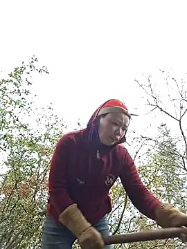 Snapshot of miomio-12 chatting on 12-14-25, 08:20 miomio-12 online show from 12-14-25, 08:20