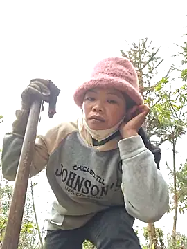 Snapshot of miomio-12 chatting on 12-17-25, 12:38 miomio-12 online show from 12-17-25, 12:38