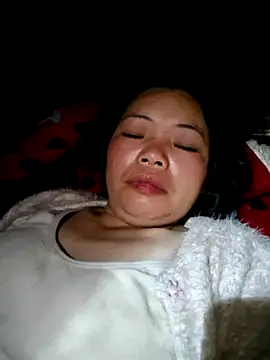 Snapshot of miomio-12 chatting on 12-20-25, 09:33 miomio-12 online show from 12-20-25, 09:33