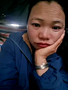 Snapshot of miomio-12 chatting on 02-07-26, 12:58 miomio-12 online show from 02-07-26, 12:58