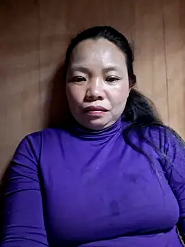 Snapshot of miomio-12 chatting on 02-15-26, 02:14 miomio-12 online show from 02-15-26, 02:14