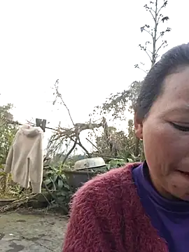 Snapshot of miomio-12 chatting on 02-16-26, 02:18 miomio-12 online show from 02-16-26, 02:18