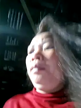 Snapshot of miomio-12 chatting on 03-10-26, 10:26 miomio-12 online show from 03-10-26, 10:26