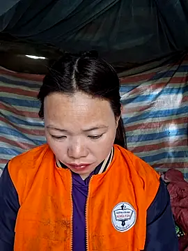 Snapshot of miomio-12 chatting on 03-17-26, 01:32 miomio-12 online show from 03-17-26, 01:32