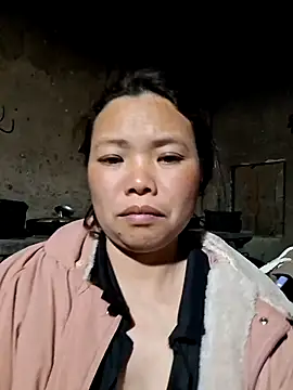 Snapshot of miomio-12 chatting on 03-18-26, 02:42 miomio-12 online show from 03-18-26, 02:42