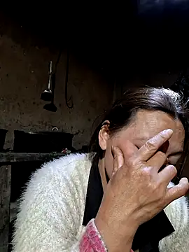 Snapshot of miomio-12 chatting on 03-19-26, 02:54 miomio-12 online show from 03-19-26, 02:54